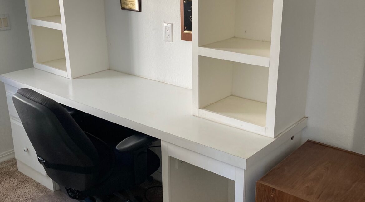 Lot 92 desk