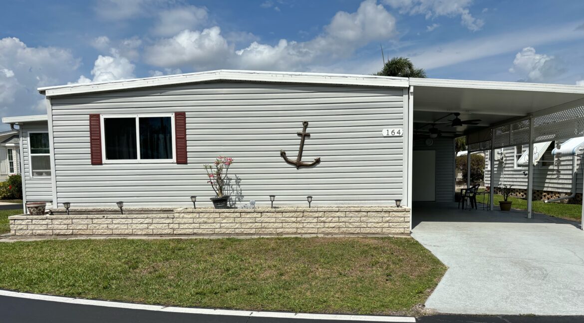 Lot 164 front