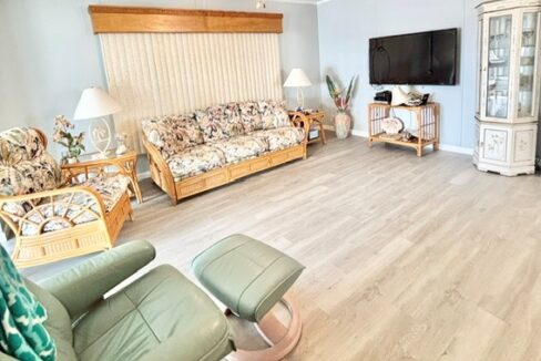 Lot 109 living